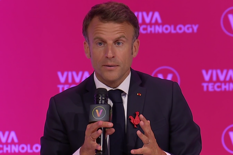 Emmanuel Macron : "Il est insensé d'avoir un monde où les grands géants viennent uniquement de Chine et des États-Unis"